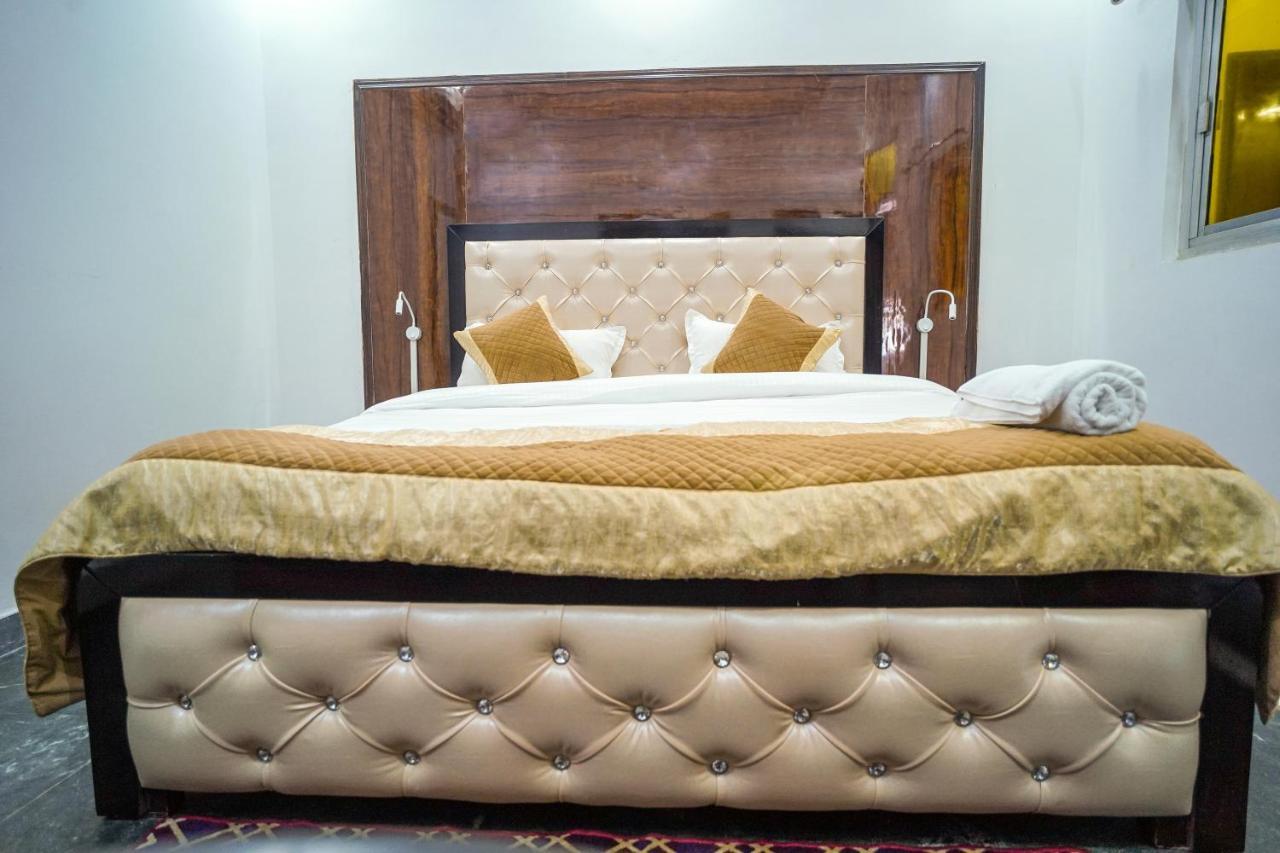 Golden Residency Hotel New Delhi Buitenkant foto