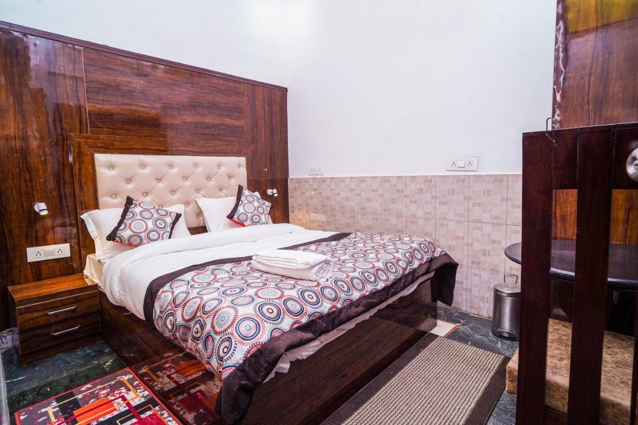 Golden Residency Hotel New Delhi Buitenkant foto