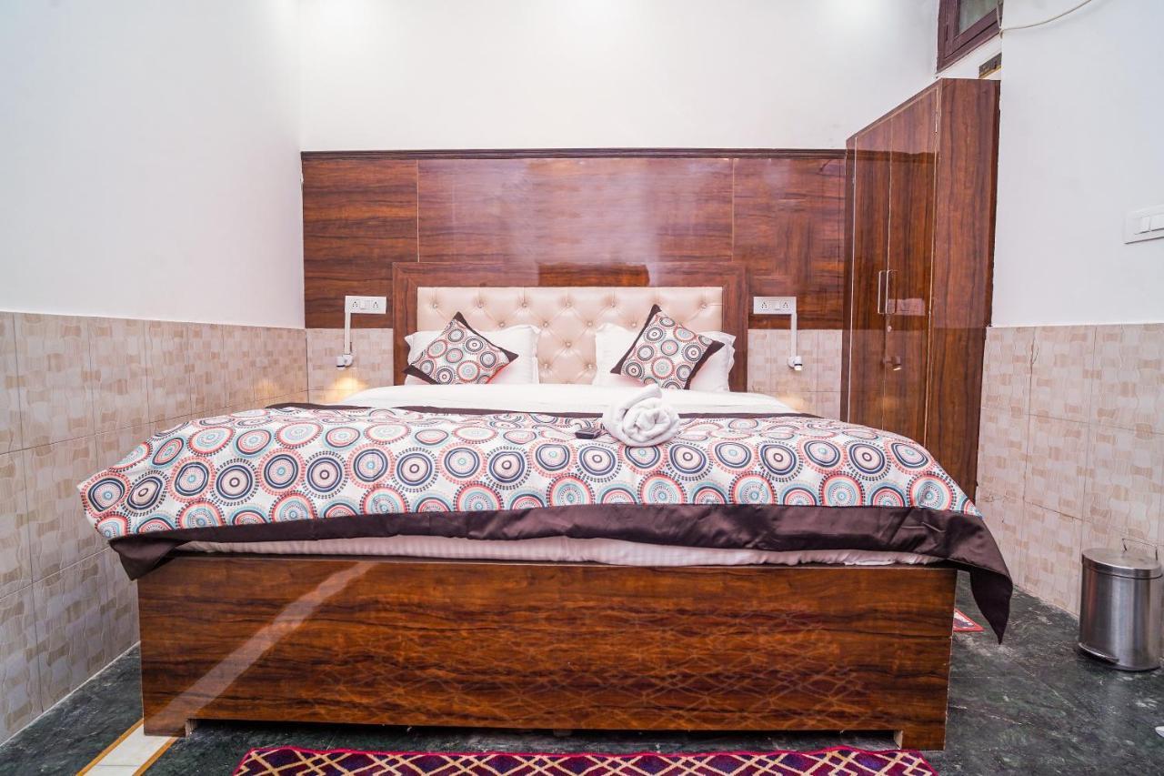 Golden Residency Hotel New Delhi Buitenkant foto