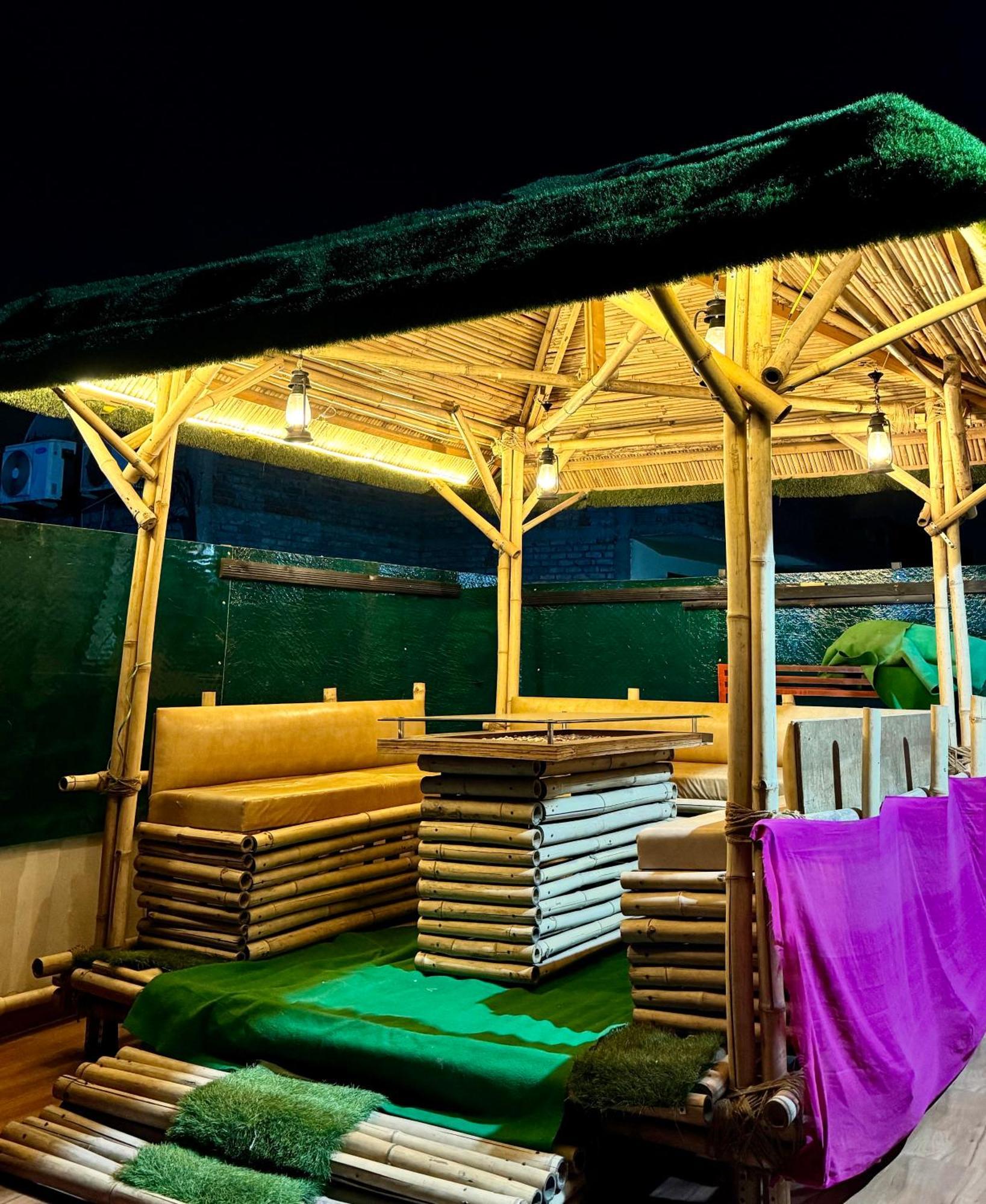 Golden Residency Hotel New Delhi Buitenkant foto